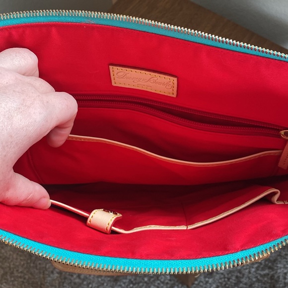 Dooney & Bourke Teal & White Chevron Large Tote, NWOT, Keychain, FC521 SE - Picture 10 of 13